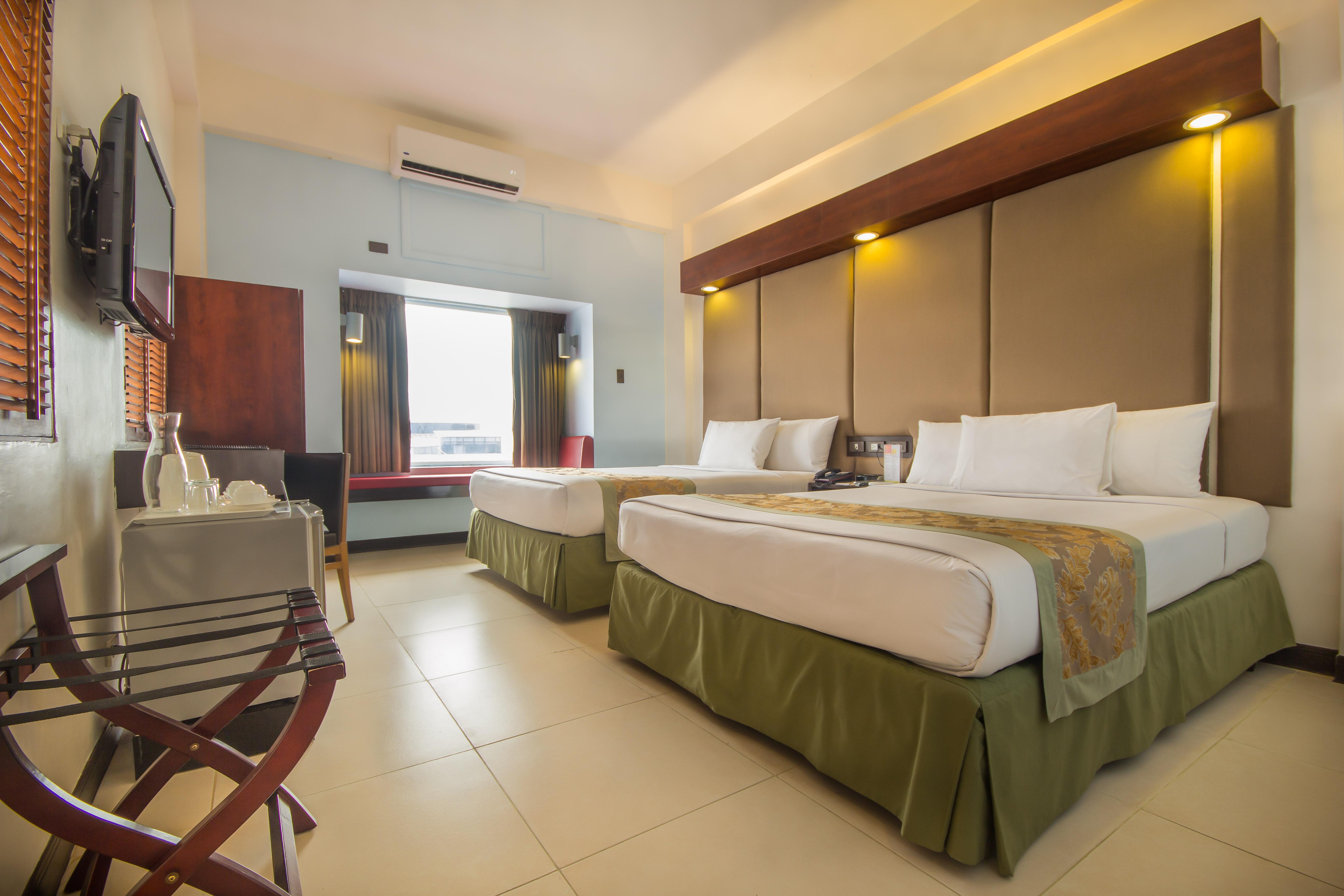 Microtel By Wyndham Mall Of Asia Pasay Extérieur photo
